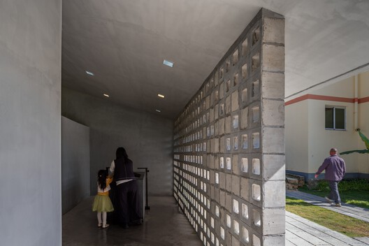 the iLOOminate Public Toilet / Studio 10 the iLOOminate Public Toilet / Studio 10 - Interior Photography, Concrete