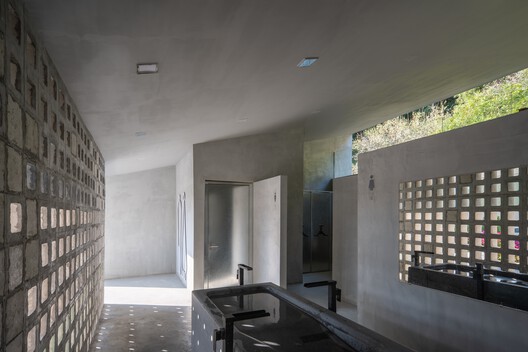 the iLOOminate Public Toilet / Studio 10 the iLOOminate Public Toilet / Studio 10 - Interior Photography, Concrete