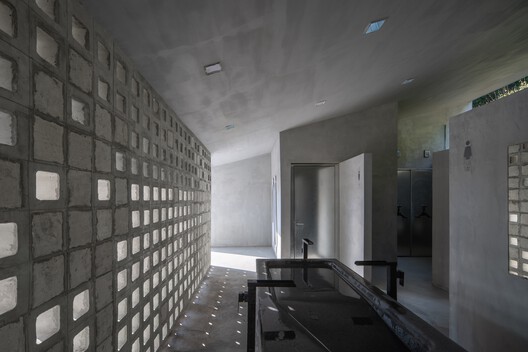 the iLOOminate Public Toilet / Studio 10 the iLOOminate Public Toilet / Studio 10 - Image 3 of 39
