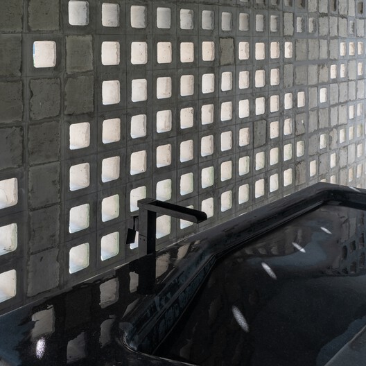 the iLOOminate Public Toilet / Studio 10 the iLOOminate Public Toilet / Studio 10 - Image 21 of 39