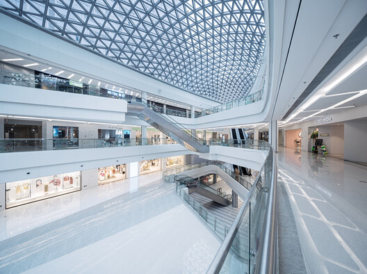 Escapism from the Streets: How Air-Conditioning Reshaped the Asian City - Image 5 of 13