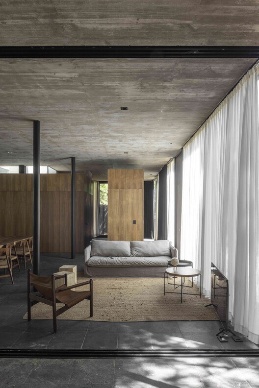 A House with One Hundred Pines / Luis Barandiarán A House with One Hundred Pines / Luis Barandiarán - Interior Photography, Wood