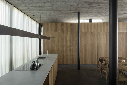 A House with One Hundred Pines / Luis Barandiarán A House with One Hundred Pines / Luis Barandiarán - Interior Photography, Wood, Beam