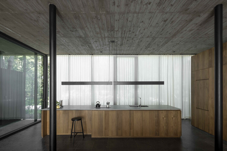 A House with One Hundred Pines / Luis Barandiarán - Interior Photography, Kitchen, Wood