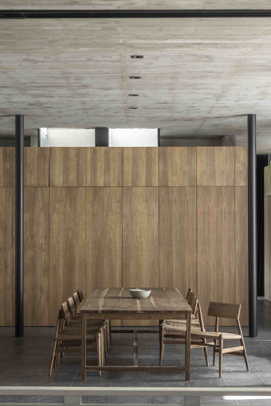 A House with One Hundred Pines / Luis Barandiarán A House with One Hundred Pines / Luis Barandiarán - Interior Photography, Wood, Chair