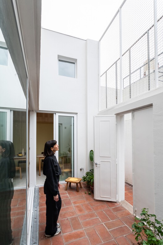 PH Olaguer / CDC ARQ PH Olaguer / CDC ARQ - Interior Photography, Door, Concrete