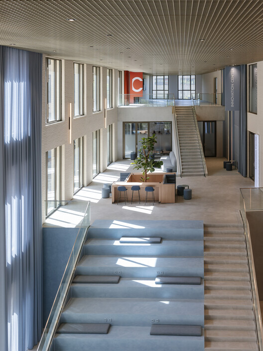 LifeScience Incubator, Villejuif / Baumschlager Eberle Architekten + SAME architectes LifeScience Incubator, Villejuif / Baumschlager Eberle Architekten + SAME architectes - Image 3 of 32