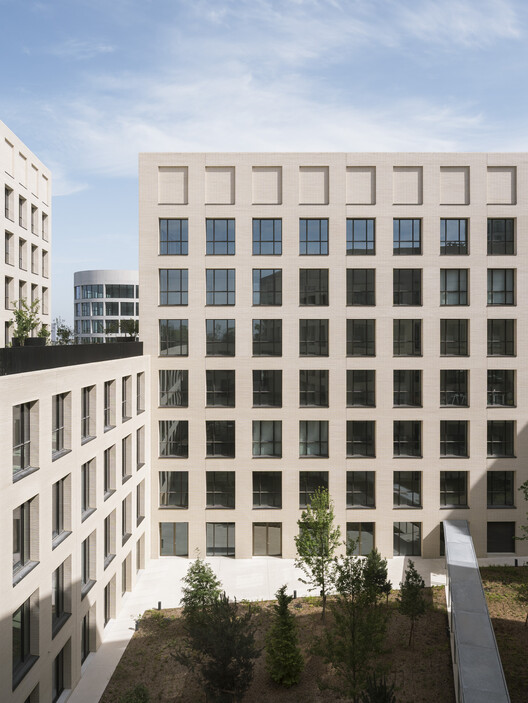 LifeScience Incubator, Villejuif / Baumschlager Eberle Architekten + SAME architectes LifeScience Incubator, Villejuif / Baumschlager Eberle Architekten + SAME architectes - Exterior Photography