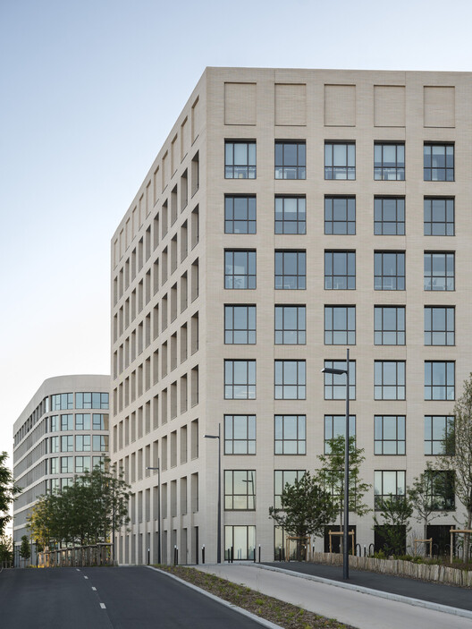 LifeScience Incubator, Villejuif / Baumschlager Eberle Architekten + SAME architectes LifeScience Incubator, Villejuif / Baumschlager Eberle Architekten + SAME architectes - Exterior Photography