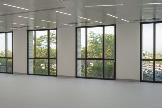 LifeScience Incubator, Villejuif / Baumschlager Eberle Architekten + SAME architectes LifeScience Incubator, Villejuif / Baumschlager Eberle Architekten + SAME architectes - Interior Photography, Wood, Lighting, Glass