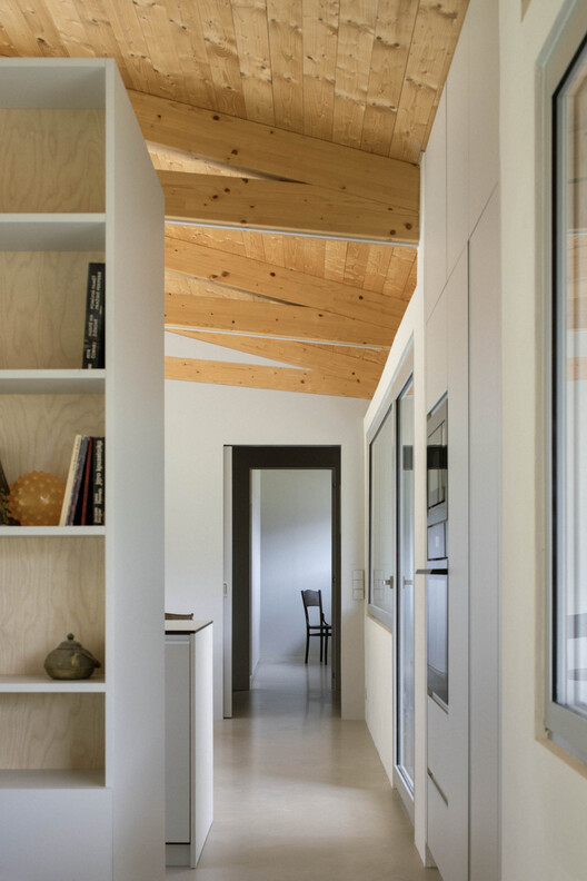 Modular House with a Sloping Facade / Papundekl Architects Modular House with a Sloping Facade / Papundekl Architects - Interior Photography, Wood, Beam