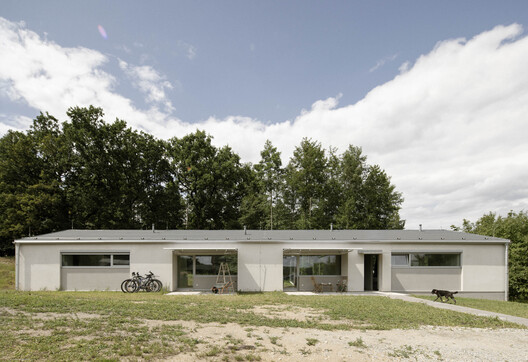 Modular House with a Sloping Facade / Papundekl Architects Modular House with a Sloping Facade / Papundekl Architects - Image 8 of 32