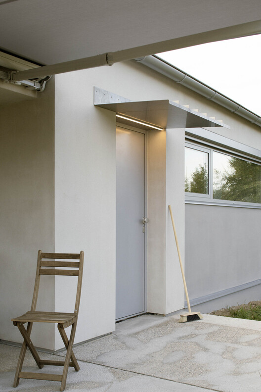 Modular House with a Sloping Facade / Papundekl Architects Modular House with a Sloping Facade / Papundekl Architects - Interior Photography, Concrete