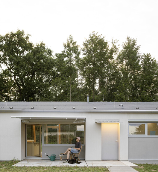 Modular House with a Sloping Facade / Papundekl Architects Modular House with a Sloping Facade / Papundekl Architects - Exterior Photography
