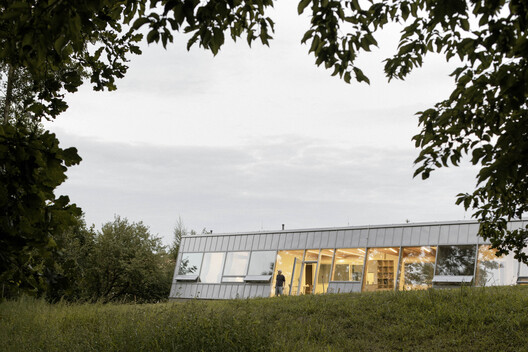 Modular House with a Sloping Facade / Papundekl Architects Modular House with a Sloping Facade / Papundekl Architects - Image 22 of 32