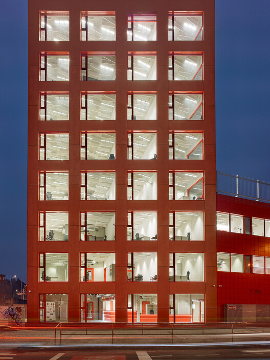 Prague Fire Rescue Service / Architektura Prague Fire Rescue Service / Architektura - Image 24 of 40
