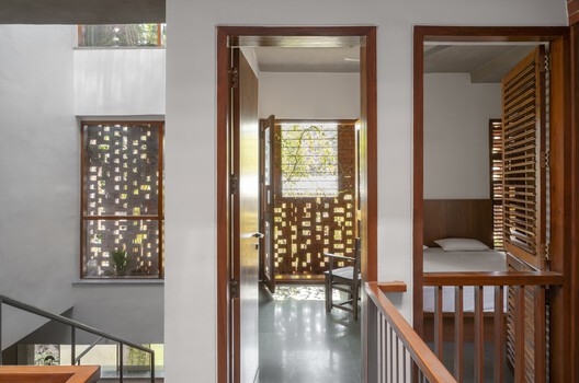 Light Through the Wall: Indian House Interiors Shaped by Brick Jali Light Through the Wall: Indian House Interiors Shaped by Brick Jali - Image 17 of 18