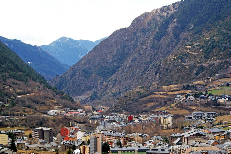 Fire Severely Damages Jean Nouvel’s La Querola in Andorra - Image 2 of 2