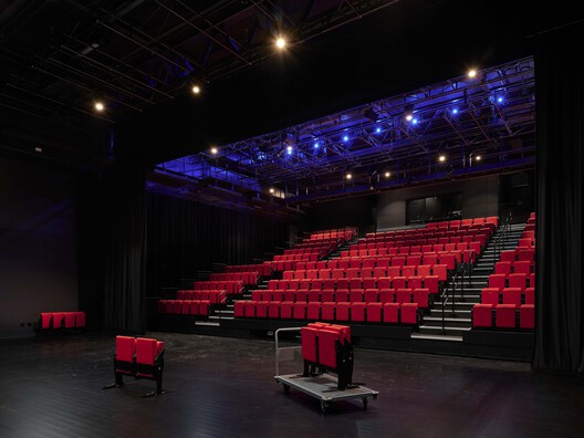 Le Grand-Espace Sherbrooke: A New Cultural Venue / Atelier Paul Laurendeau + NEUF architect(e)s Le Grand-Espace Sherbrooke: A New Cultural Venue / Atelier Paul Laurendeau + NEUF architect(e)s - Image 21 of 31