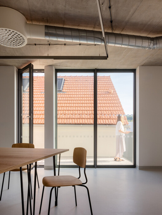 Centro Cultural e Comunitário Stará Hasička / schwerpunkt. - Fotografia de Interiores