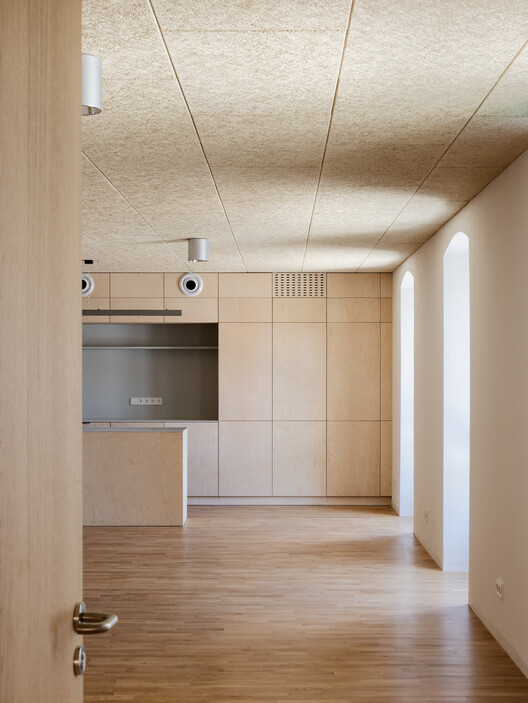 Centro Cultural e Comunitário Stará Hasička / schwerpunkt. - Imagem 28 de 58