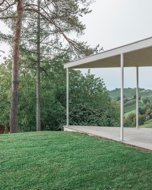 House on the Hill / Gangoly & Kristiner Architects - Image 8 of 26