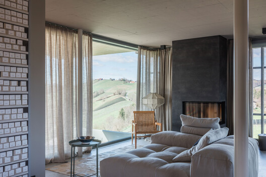 House on the Hill / Gangoly & Kristiner Architects - Interior Photography, Living Room, Wood, Chair