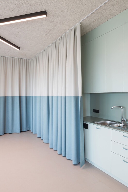 Primary School Straden / Gangoly & Kristiner Architects - Interior Photography, Kitchen