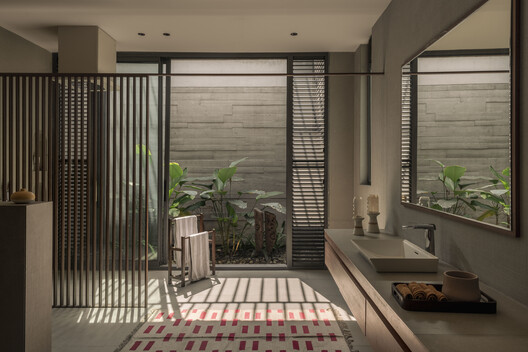 La Casa del Continuo / Squelette Design La Casa del Continuo / Squelette Design - Fotografía interior, Baño, Iluminación, Vidrio, Sillas