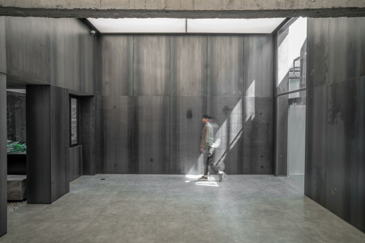 Jordnära Cafe & PHOMI Showroom / Ady Putra Architect Design Firm - Interior Photography, Concrete