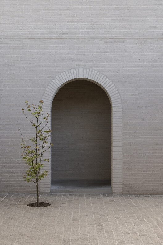 Casa Piva / B.E Architecture Casa Piva / B.E Architecture - Fotografia de Exterior, Arco, Concreto