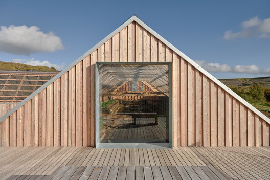 Building on Volcanic Ground: Architecture's Response to Volcanic Landscapes - Image 9 of 22