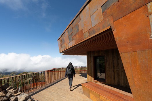 Building on Volcanic Ground: Architecture's Response to Volcanic Landscapes - Image 4 of 22