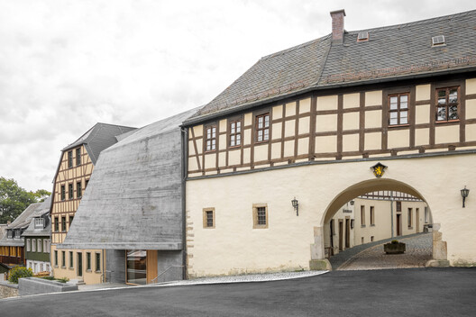 Mother of Pearl Experience Museum Adorf-Vogtland / Schulz und Schulz Mother of Pearl Experience Museum Adorf-Vogtland / Schulz und Schulz - Exterior Photography, Concrete, Arcade