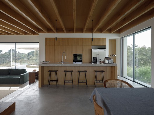 Melides MG House / Pereira Miguel Arquitectos Melides MG House / Pereira Miguel Arquitectos - Interior Photography, Kitchen, Wood, Table, Chair, Beam