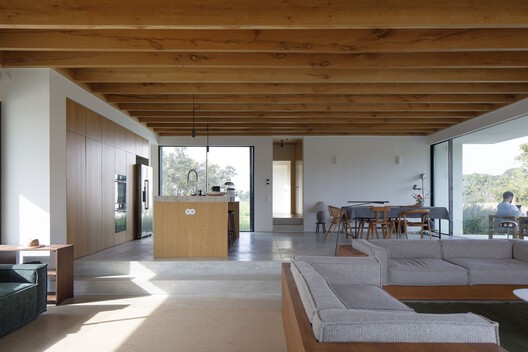 Melides MG House / Pereira Miguel Arquitectos Melides MG House / Pereira Miguel Arquitectos - Interior Photography, Kitchen, Wood, Table, Chair, Beam