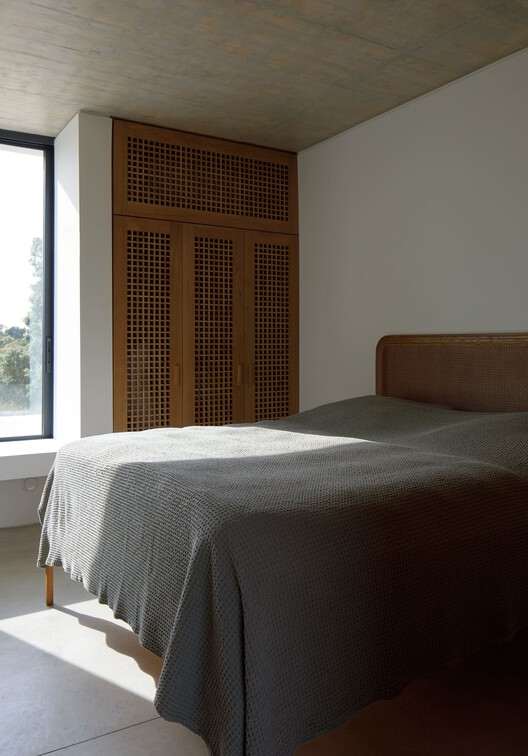 Melides MG House / Pereira Miguel Arquitectos Melides MG House / Pereira Miguel Arquitectos - Interior Photography, Bedroom, Wood, Bed