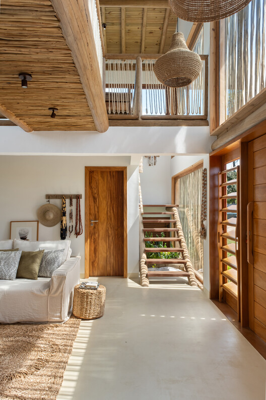 Vila Marebo / Frederico Zanelato | Arquitetos Vila Marebo / Frederico Zanelato | Arquitetos - Interior Photography, Living Room, Wood, Beam, Chair