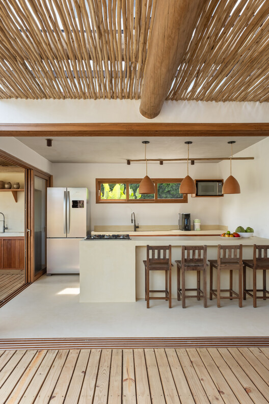 Vila Marebo / Frederico Zanelato | Arquitetos Vila Marebo / Frederico Zanelato | Arquitetos - Interior Photography, Kitchen, Wood, Table, Countertop, Chair, Beam