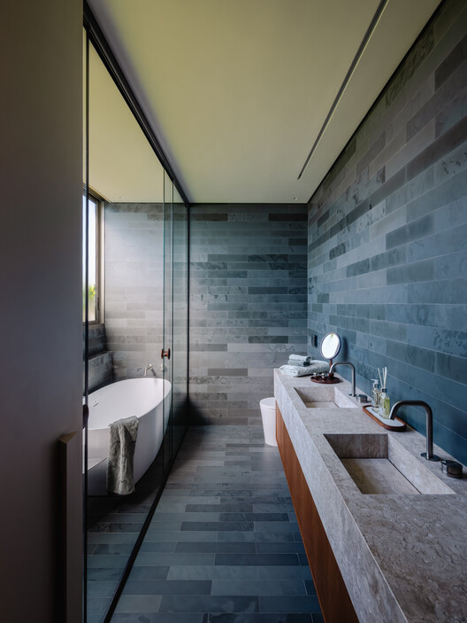 Matriz House / Estúdio Zargos Matriz House / Estúdio Zargos - Interior Photography, Bathroom, Wood, Bathtub, Glass