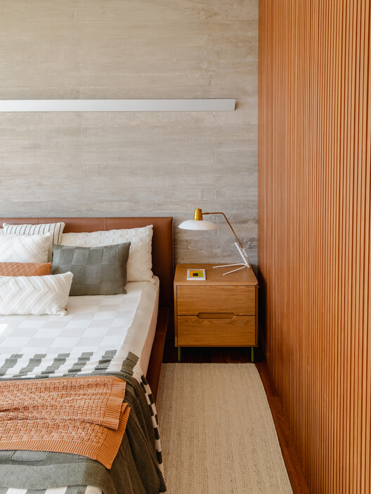 Matriz House / Estúdio Zargos Matriz House / Estúdio Zargos - Interior Photography, Bedroom, Bed, Wood, Lighting