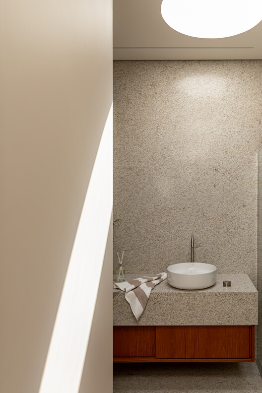 Matriz House / Estúdio Zargos Matriz House / Estúdio Zargos - Interior Photography, Bathroom, Lighting, Sink