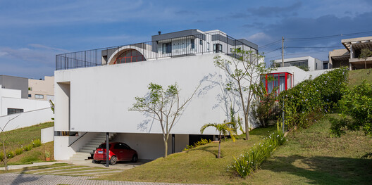House JF / AAA_Azevedo Agência de Arquitetura - Exterior Photography, Stairs, Concrete, Balcony