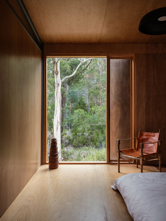 Simpsons Bay House / Dock4 Architects Simpsons Bay House / Dock4 Architects - Interior Photography, Bedroom, Wood