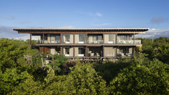 Finch Bay Hotel / Alfredo Ribadeneira Arquitectos