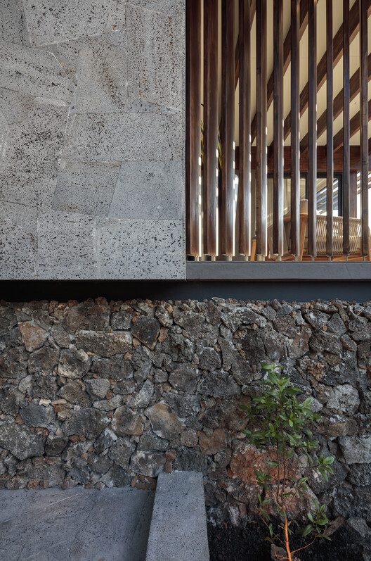 Finch Bay Hotel / Alfredo Ribadeneira Arquitectos Finch Bay Hotel / Alfredo Ribadeneira Arquitectos - Exterior Photography