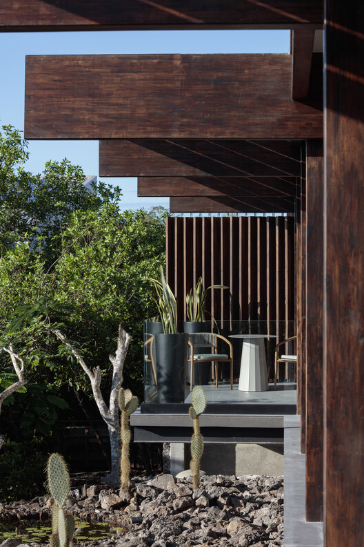 Finch Bay Hotel / Alfredo Ribadeneira Arquitectos Finch Bay Hotel / Alfredo Ribadeneira Arquitectos - Image 8 of 14