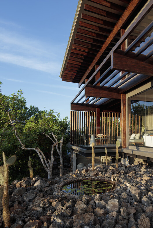 Finch Bay Hotel / Alfredo Ribadeneira Arquitectos Finch Bay Hotel / Alfredo Ribadeneira Arquitectos - Exterior Photography, Wood, Balcony