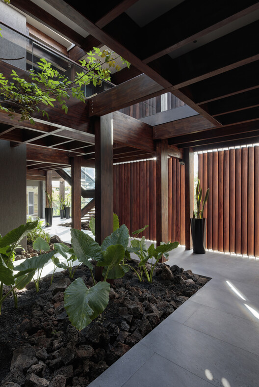 Finch Bay Hotel / Alfredo Ribadeneira Arquitectos Finch Bay Hotel / Alfredo Ribadeneira Arquitectos - Interior Photography, Wood, Beam