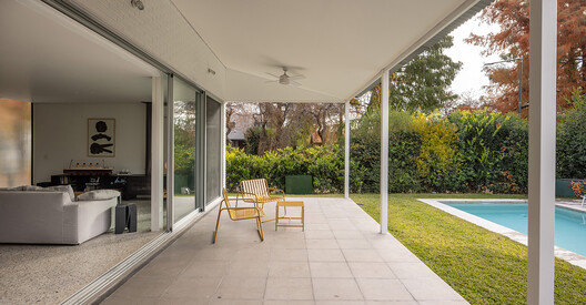 Rio house / bracamonteyerba - Interior Photography, Dining room, Concrete, Patio